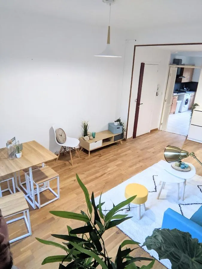 Homestay Lovely Bedroom In A Bright & Calm Apartment With Terrace Marseille France